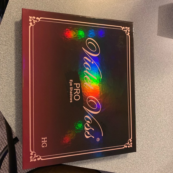 Violet Voss Pro eyeshadow palette - Picture 1 of 5